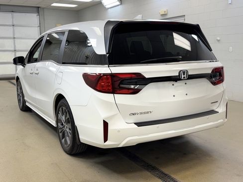 Used 2025 Honda Odyssey Touring image 7