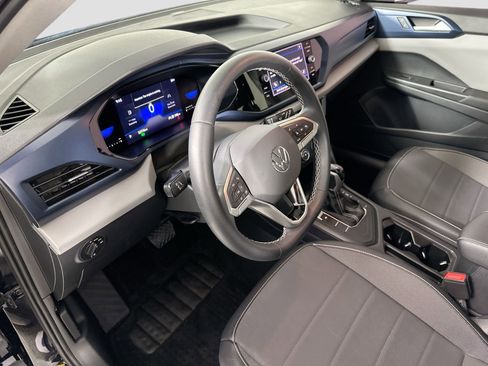 Certified 2022 Volkswagen Taos SE image 9