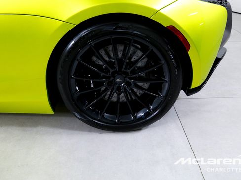 Used 2025 McLaren Artura Spider RWD image 26