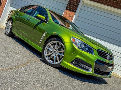 Used 2015 Chevrolet SS RWD image 31