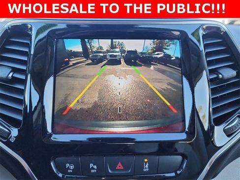 Used 2019 Jeep Cherokee Limited w/ Luxury Group image 23