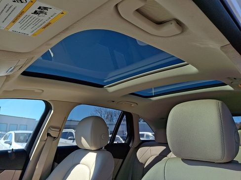 Used 2021 Mercedes-Benz GLC 300 4MATIC image 14