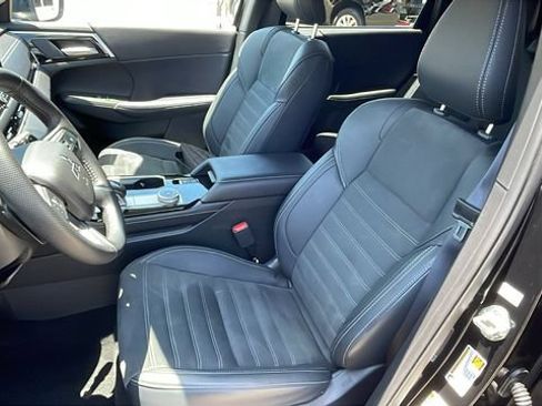 Used 2025 Mitsubishi Outlander SE AWD/4WD image 11