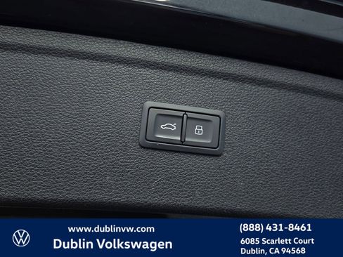 Used 2023 Audi Q5 2.0T Prestige w/ Prestige Package image 29