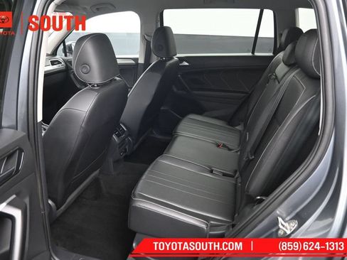 Used 2024 Volkswagen Tiguan SE AWD/4WD image 10