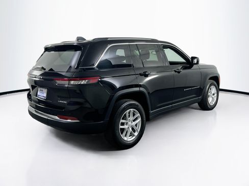 Used 2023 Jeep Grand Cherokee Laredo w/ Luxury Tech Group I AWD/4WD image 5