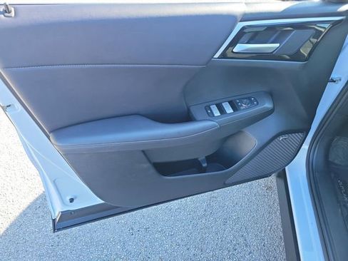 Used 2025 Mitsubishi Outlander SE image 23