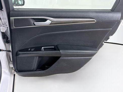 Used 2019 Ford Fusion SEL FWD image 30