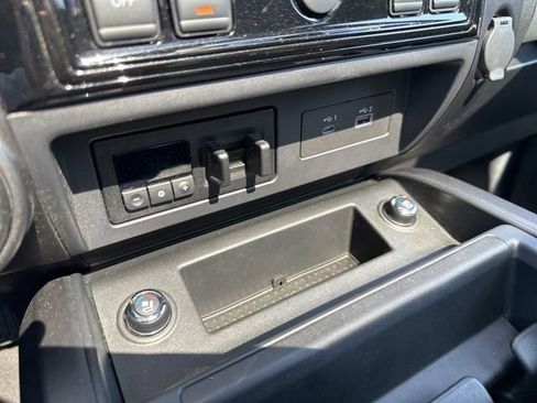 Used 2021 Nissan Titan PRO-4X w/ Pro-4x Convenience Package AWD/4WD image 28