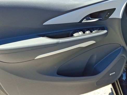 Used 2020 Chevrolet Bolt Premier w/ Infotainment Package FWD image 13