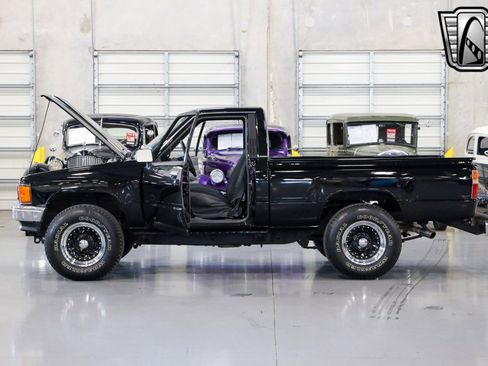 Used 1987 Toyota Pickup 2WD Regular Cab image 10