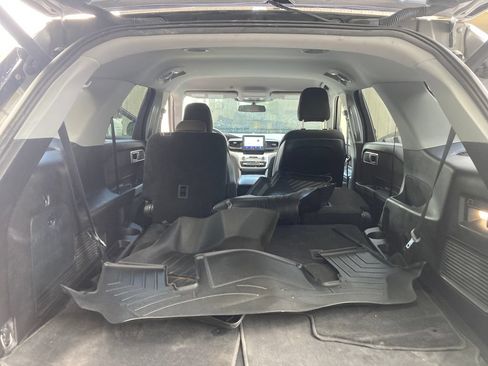 Used 2020 Ford Explorer XLT w/ Comfort Package AWD/4WD image 27