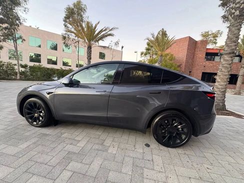 Used 2023 Tesla Model Y 2WD image 8