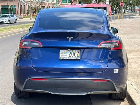 Used 2022 Tesla Model Y Long Range AWD/4WD image 4