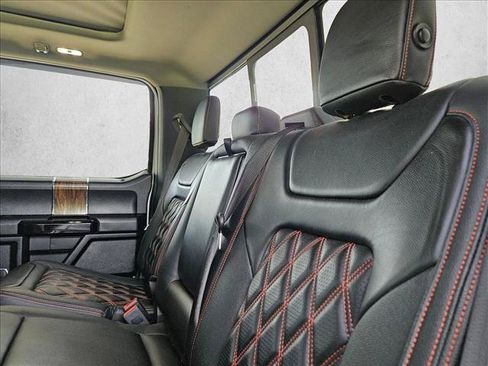 Used 2019 Ford F150 Lariat w/ Equipment Group 502A Luxury AWD/4WD image 16