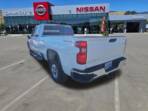 Used 2025 Chevrolet Silverado 2500 LT w/ Convenience Package image 9