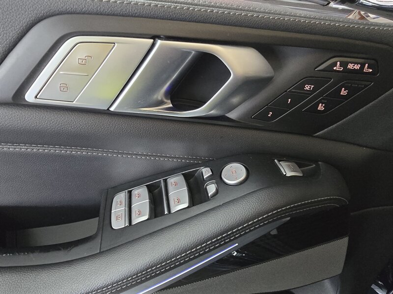 Used 2020 BMW X7 M50i w/ Executive Package AWD/4WD image 27