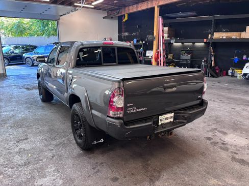 Used 2015 Toyota Tacoma 4x4 Double Cab w/ Convenience Package image 5