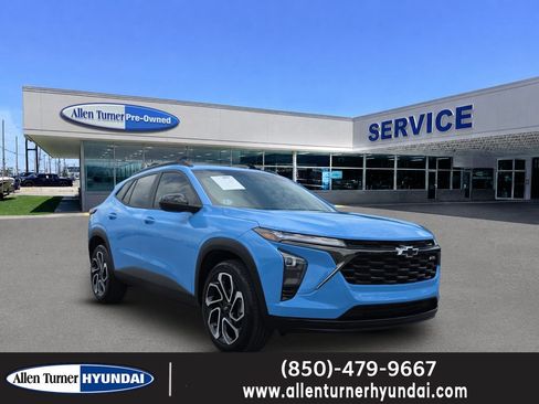 Used 2024 Chevrolet Trax RS w/ Driver Confidence Package FWD image 1