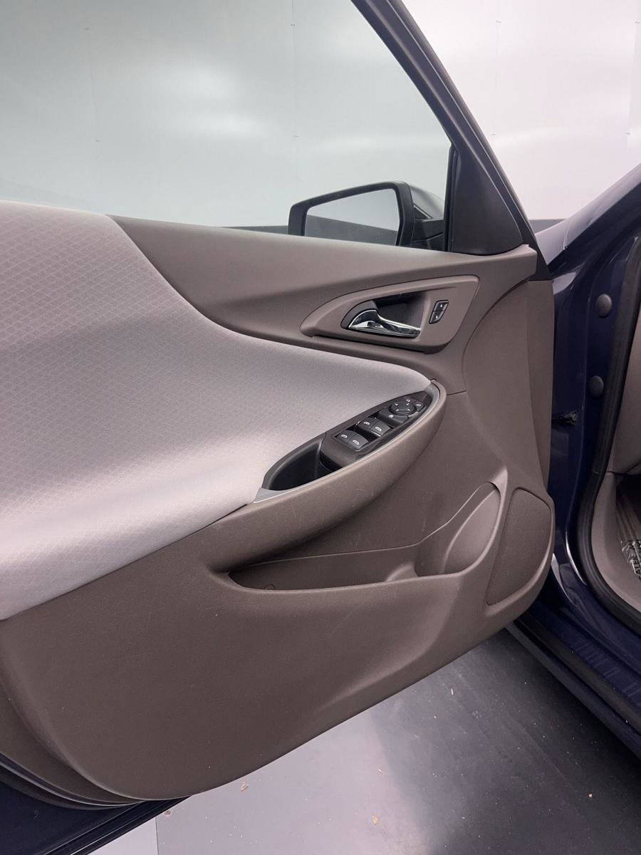 Used 2025 Chevrolet Malibu LT FWD image 15