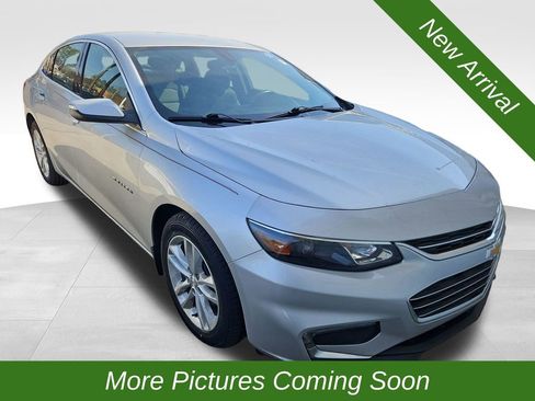 Used 2017 Chevrolet Malibu LT image 1