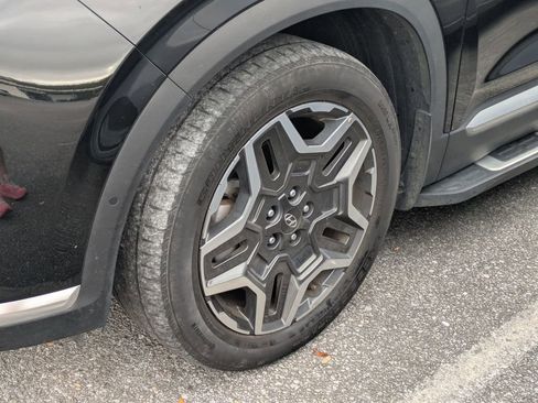 Used 2023 Hyundai Santa Fe Limited image 4