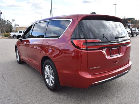 New 2026 Chrysler Pacifica Select FWD image 7