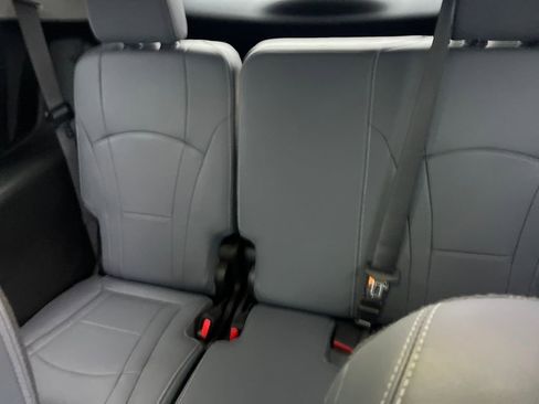 Used 2019 Buick Enclave Essence image 23