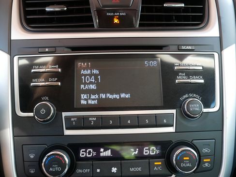 Certified 2017 Nissan Altima 2.5 SV FWD image 22
