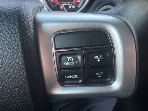 Used 2013 Dodge Journey SE w/ Flexible Seating Group image 24