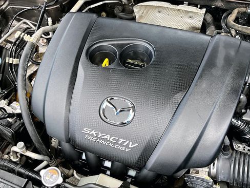 Used 2016 MAZDA MAZDA3 i Sport w/ Preferred Equipment Package FWD image 32