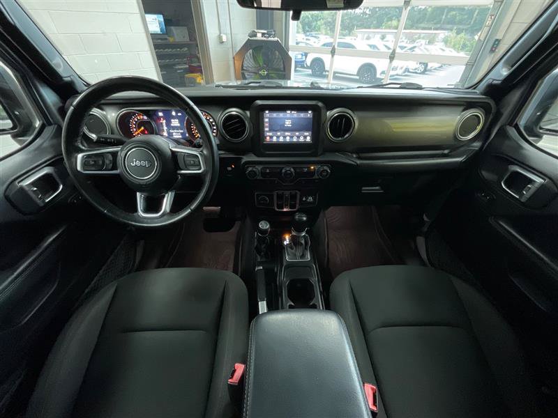 Used 2018 Jeep Wrangler Unlimited Sahara AWD/4WD image 24