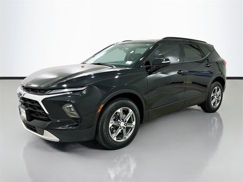 Used 2024 Chevrolet Blazer LT w/ Sound & Technology Package image 3