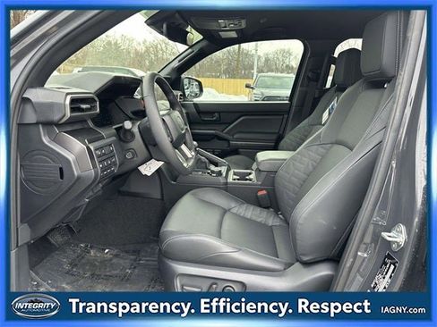 Used 2025 Toyota 4Runner TRD Off-Road image 15