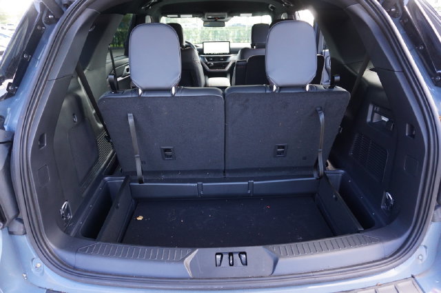 Used 2025 Ford Explorer ST-Line w/ Premium Package RWD image 18