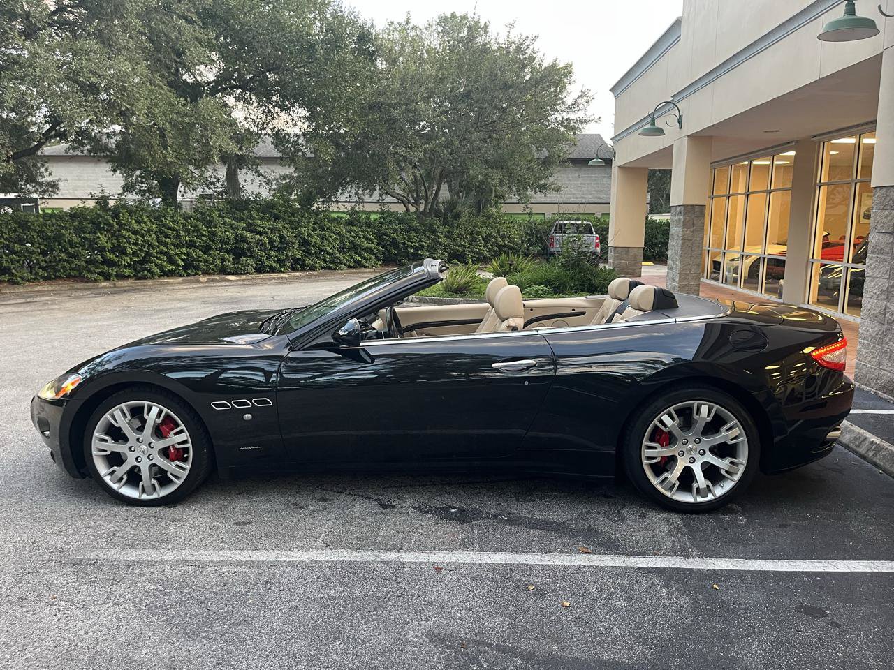 Used 2012 Maserati GranTurismo Convertible RWD image 10
