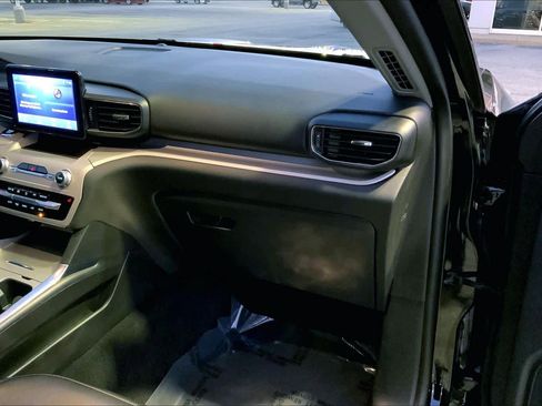 Used 2023 Ford Explorer XLT w/ Equipment Group 202A image 18
