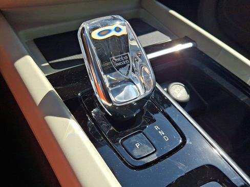 New 2026 Volvo XC60 B5 Ultra w/ Protection Package Premier image 11