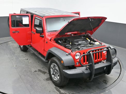 Used 2015 Jeep Wrangler Unlimited Rubicon image 39
