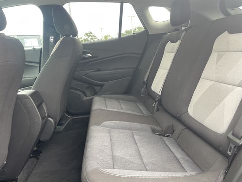 Used 2025 Chevrolet Trax LS w/ LS Convenience Package FWD image 23