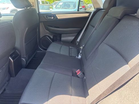 Used 2017 Subaru Outback 2.5i Premium AWD/4WD image 28