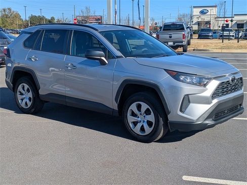 Used 2021 Toyota RAV4 LE image 2