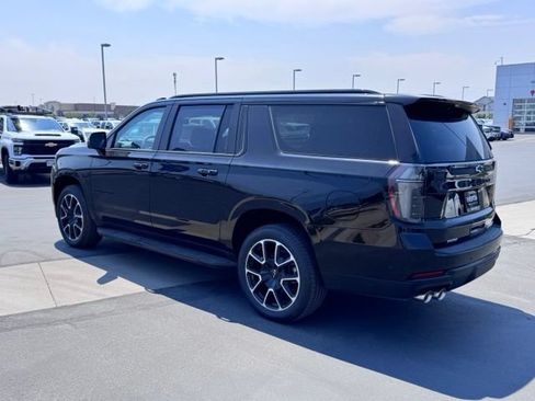 New 2026 Chevrolet Suburban RST w/ RST Capability Package AWD/4WD image 11