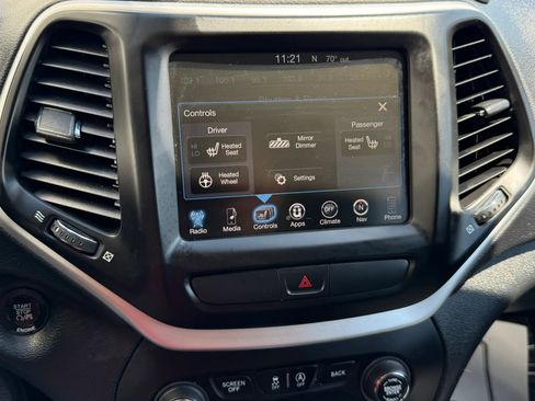 Used 2016 Jeep Cherokee Trailhawk w/ Comfort/Convenience Group AWD/4WD image 21