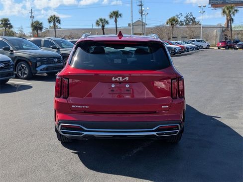 Used 2023 Kia Sorento SX Prestige w/ Panoramic Sunroof Package image 7