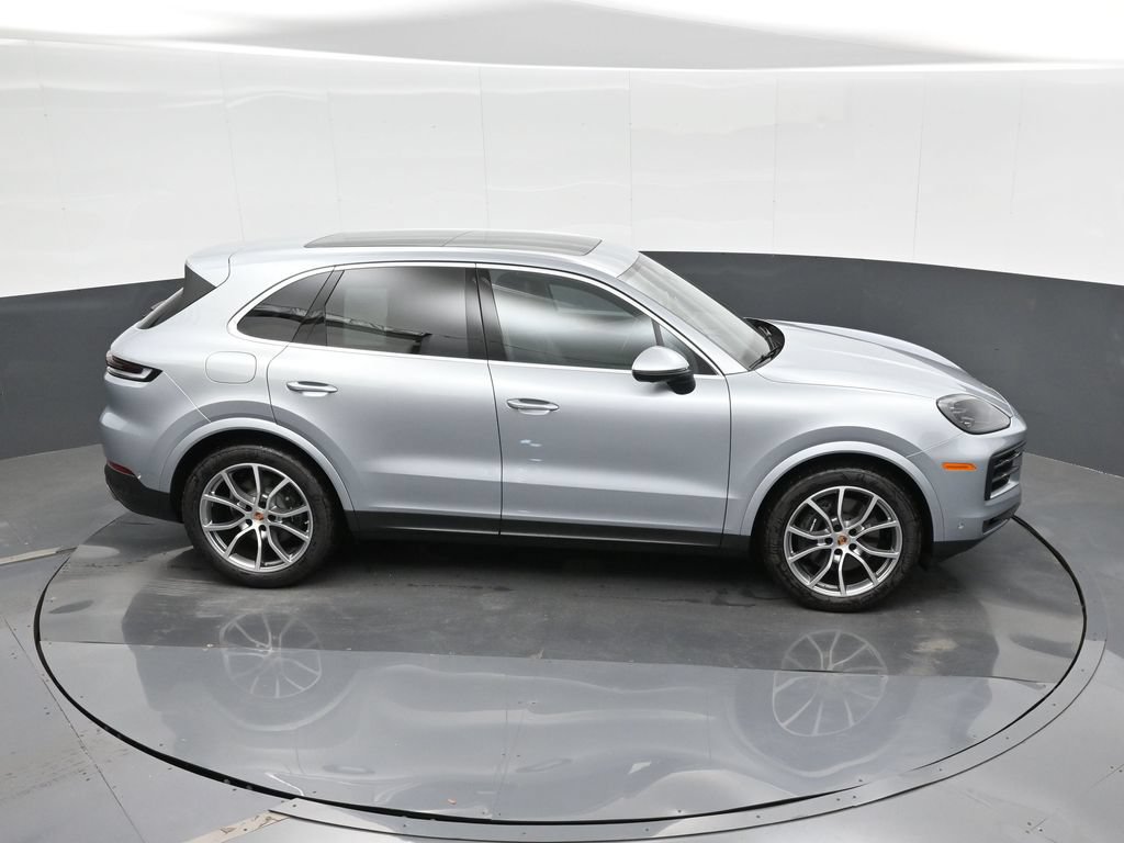 Certified 2026 Porsche Cayenne AWD/4WD image 31