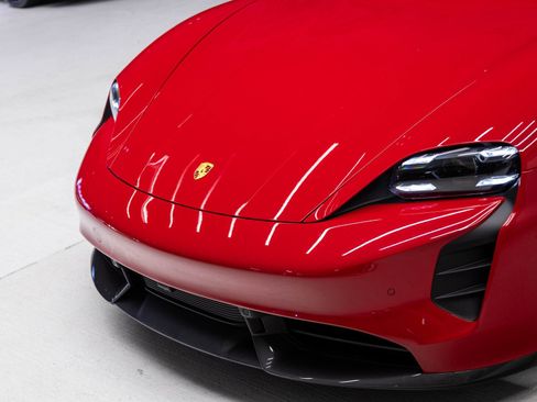 Used 2024 Porsche Taycan GTS image 33