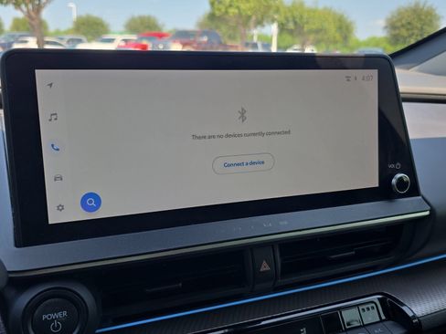 Used 2024 Toyota Prius XLE FWD image 17