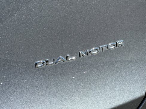 Used 2024 Tesla Model Y Long Range image 25