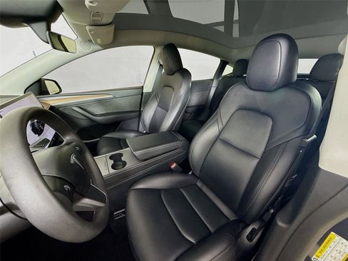 Used 2023 Tesla Model Y Long Range image 2